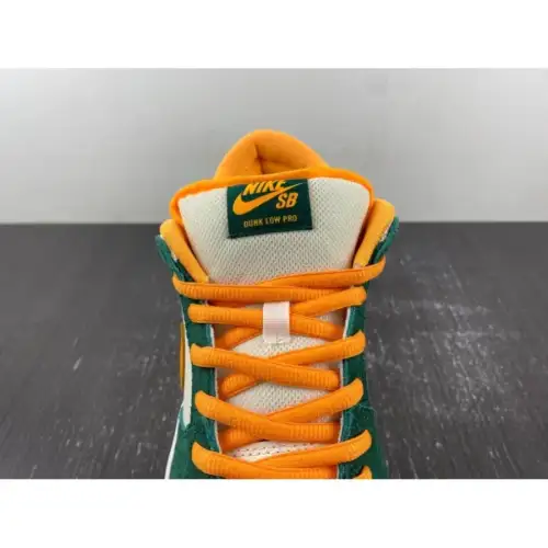 Dunk Legion Pine Low Pro SB 'Legion Pine'