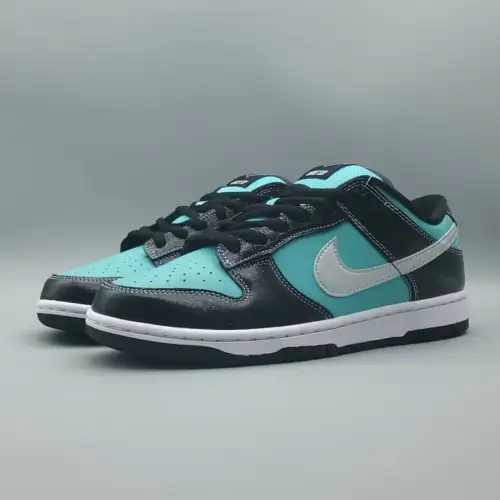Diamond Supply Co. x Dunk Low Pro Tiffany SB 'Tiffany'