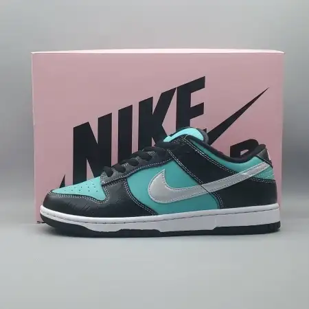 Diamond Supply Co. x Dunk Low Pro Tiffany SB 'Tiffany'