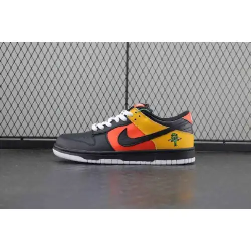 Dunk Low Raygun Pro SB 'Raygun'