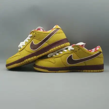 Dunk Low Premium SB Dunk 'Yellow Lobster'