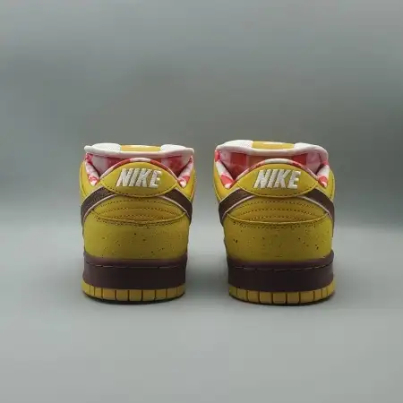 Dunk Low Premium SB Dunk 'Yellow Lobster'