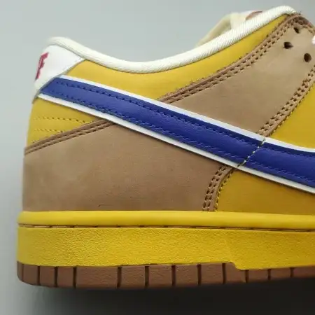 Dunk Low SB Premium Newcastle Brown Ale 'Newcastle Brown Ale'