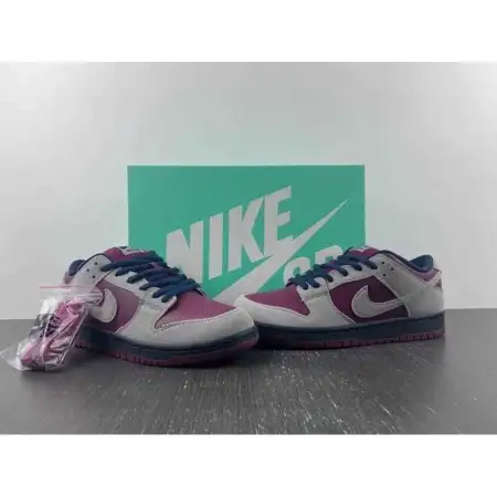 Dunk Low SB 'True True Berry Berry'