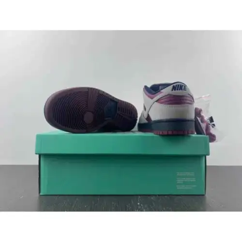 Dunk Low SB 'True True Berry Berry'