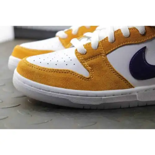 Dunk Low Pro SB 'Laser Laser Orange Orange'