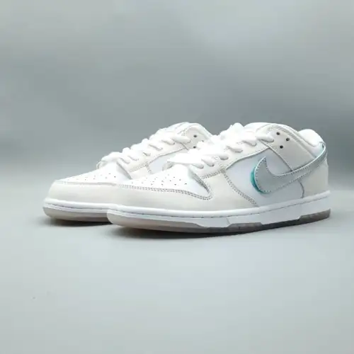Diamond Supply Co. x Dunk Low Pro White Diamond SB 'White Diamond'
