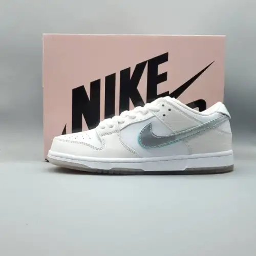 Diamond Supply Co. x Dunk Low Pro White Diamond SB 'White Diamond'