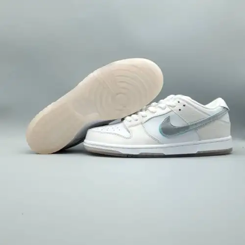 Diamond Supply Co. x Dunk Low Pro White Diamond SB 'White Diamond'