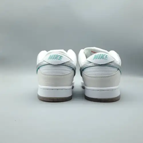 Diamond Supply Co. x Dunk Low Pro White Diamond SB 'White Diamond'