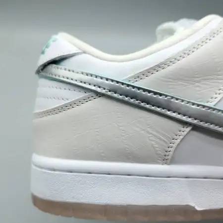 Diamond Supply Co. x Dunk Low Pro White Diamond SB 'White Diamond'