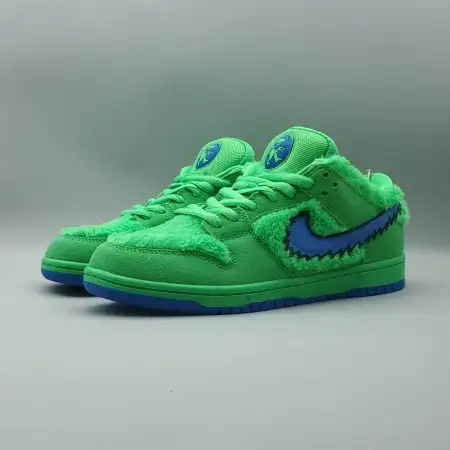 Grateful Dead x Dunk Low SB 'Green Bear' 04B327