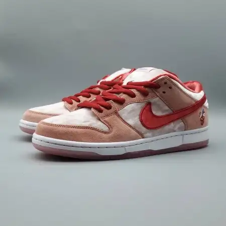 StrangeLove x Dunk Low SB 'Valentine's Day' Special Box