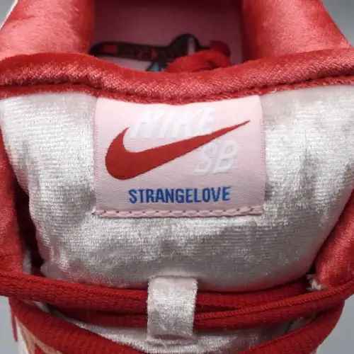 StrangeLove x Dunk  Dunk Low SB Low SB 'Valentine's Day' Special Box