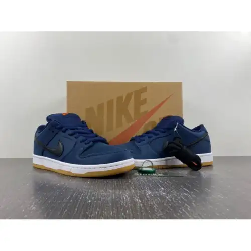 Dunk Low Pro ISO Navy Gum SB 'Navy Gum'