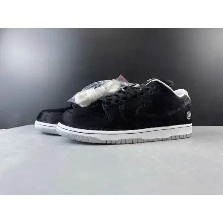 Medicom Toy x Dunk Low SB 'BE@RBRICK'