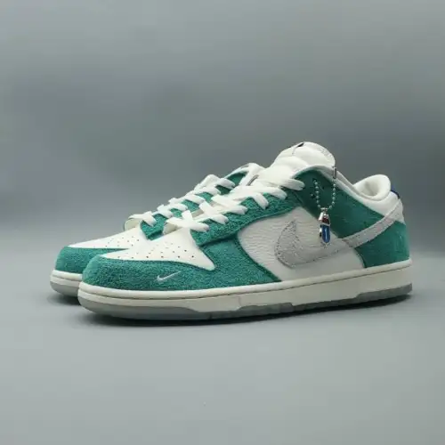Kasina x Dunk Road Sign Low 'Road Sign'