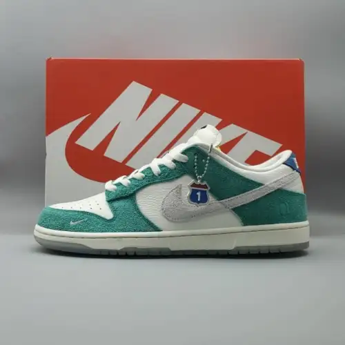 Kasina x Dunk Road Sign Low 'Road Sign'