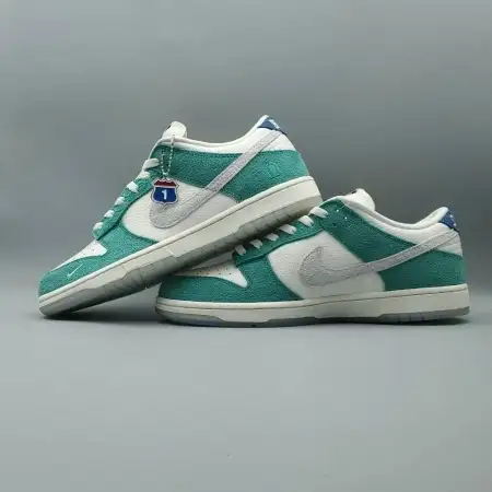 Kasina x Dunk Road Sign Low 'Road Sign'