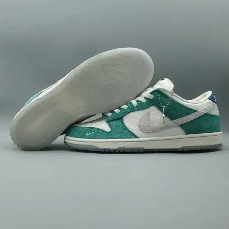 Kasina x Dunk Road Sign Low 'Road Sign'