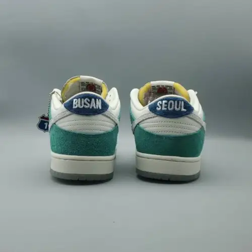Kasina x Dunk Road Sign Low 'Road Sign'