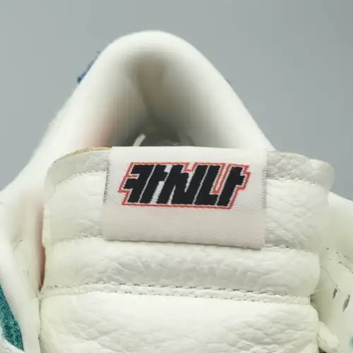 Kasina x Dunk Road Sign Low 'Road Sign'