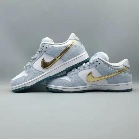 Sean Cliver x Dunk Dunk Low SB 'Holiday Special'