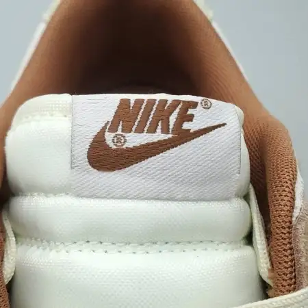 Dunk Low Premium Medium Curry 'Medium Curry'