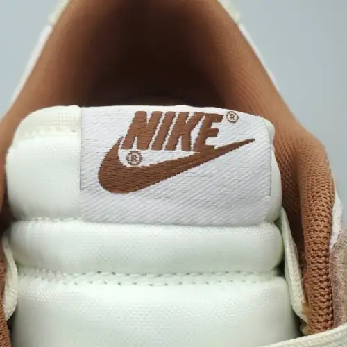 Dunk Low Premium Medium Curry 'Medium Curry'