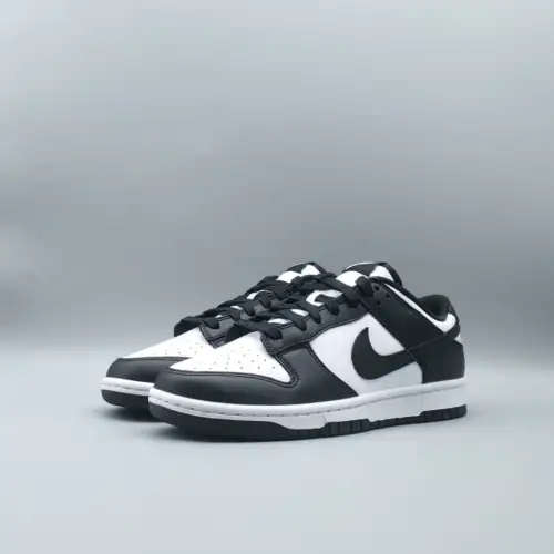 Dunk Low 'Panda'