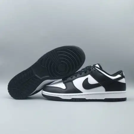 Dunk Low 'Panda'