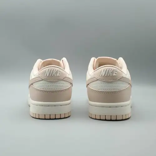 Wmns Dunk Low Dunk 'Orange Pearl'