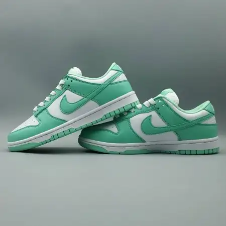 Wmns Dunk Low Dunk 'Green Glow'