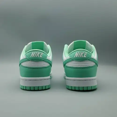 Wmns Dunk Low Dunk 'Green Glow'