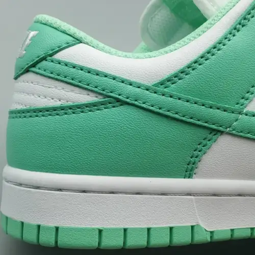 Wmns Dunk Low Dunk 'Green Glow'