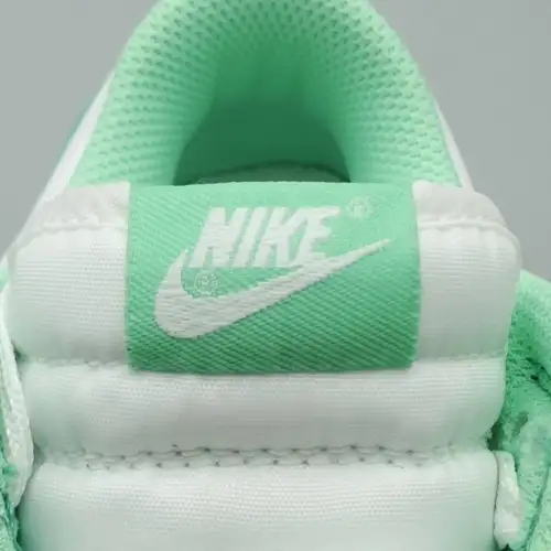 Wmns Dunk Low Dunk 'Green Glow'
