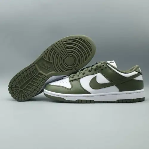Wmns Dunk Low 'Medium Medium Olive Olive'