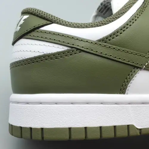 Wmns Dunk Low 'Medium Medium Olive Olive'