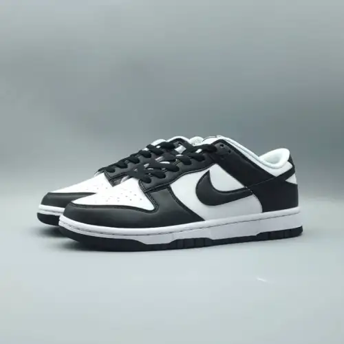 Wmns  Black White Dunk Low Next Nature 'Black White'