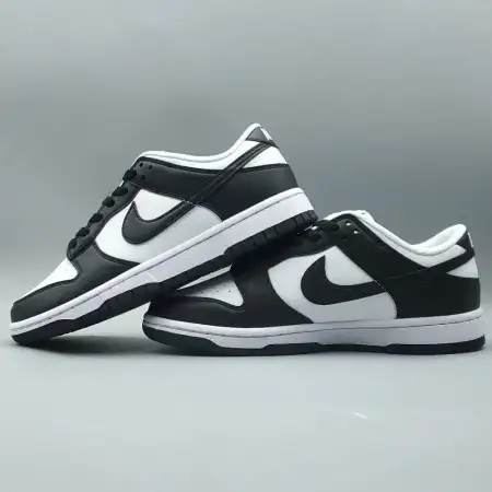 Wmns  Black White Dunk Low Next Nature 'Black White'