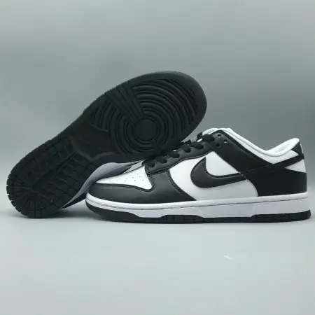 Wmns  Black White Dunk Low Next Nature 'Black White'