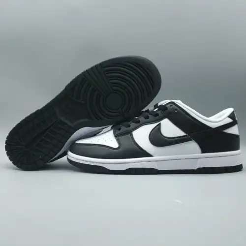 Wmns  Black White Dunk Low Next Nature 'Black White'