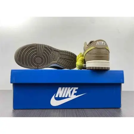 Undefeated x Dunk Dunk Low SP 'Canteen'
