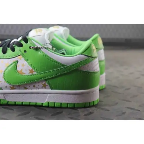 Supreme x Dunk Low OG SB QS Mean Green 'Mean Green'