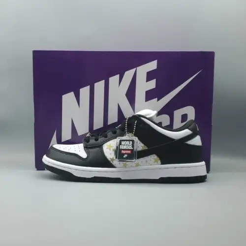 Supreme x Dunk Low OG SB QS Dunk Low SB 'Black'