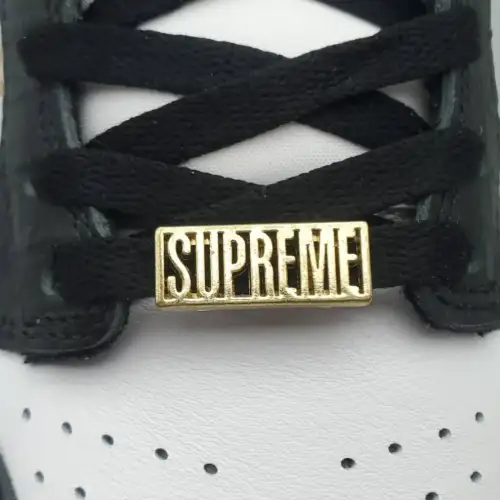 Supreme x Dunk Low OG SB QS Dunk Low SB 'Black'