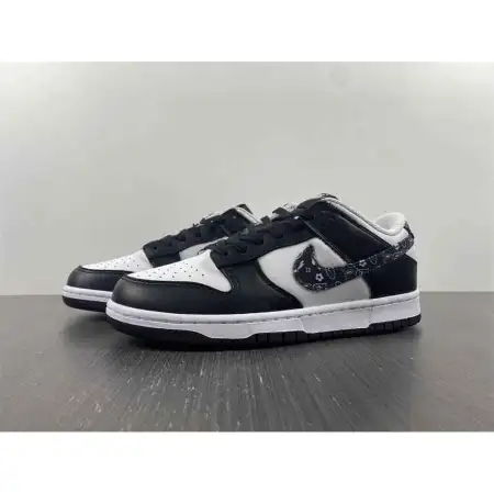 Wmns Dunk Low 'Black Paisley' DB747