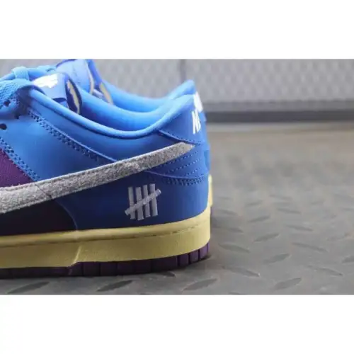 Undefeated x Dunk Low SP '5 On Dunk Low It'
