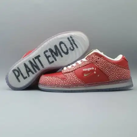 Stingwater x Dunk Dunk Low SB 'Magic Mushroom'