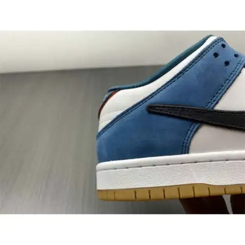 Parra x Dunk Friends & Family Low SB 'Friends & Family'